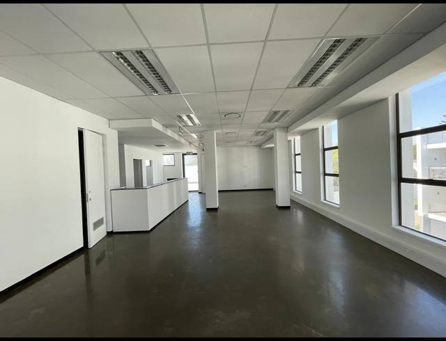 119.50M² OFFICE TO LET IN BRYANSTON